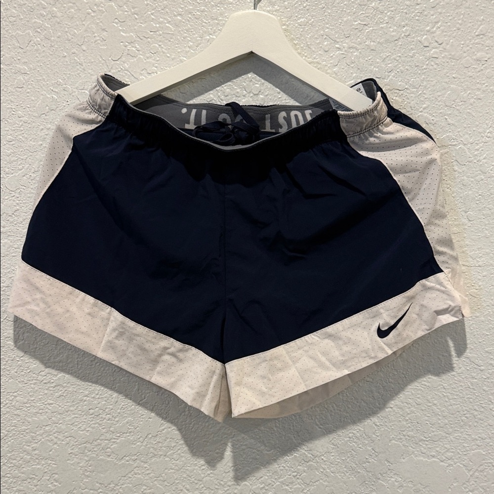 Nike Women's Navy and Cream Athletic Shorts